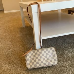 Louis Vuitton Pochette Crossbody